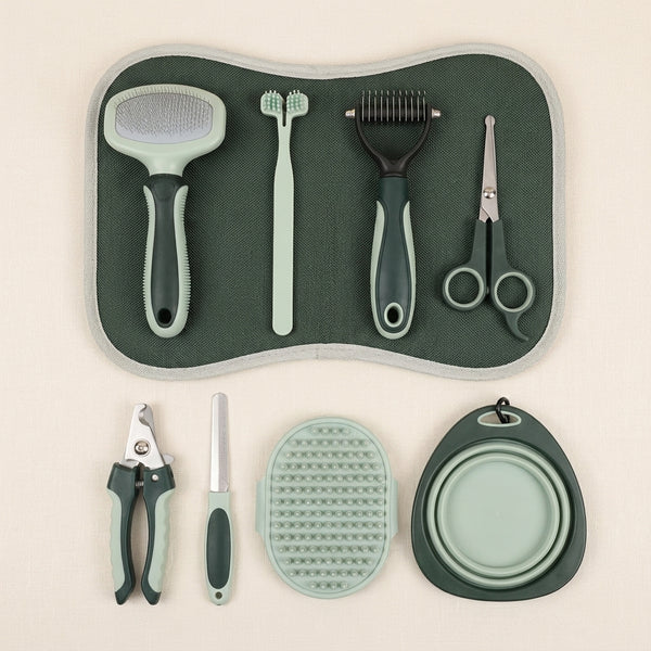 Vue d’ensemble du Kit Toilettage Chien 8-en-1 CrocFidèle avec accessoires
